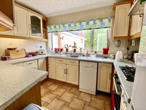 Kitchen- click for photo gallery